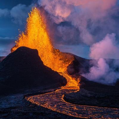 A volcano erupts near the village of Grindavik, Iceland. (Photo: Hafsteinn Karlsson via Facebook.)