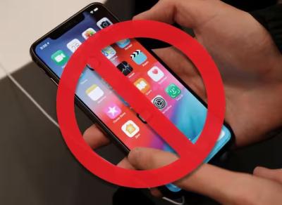 Cellphones are banned in many Canadian classrooms beginning this September. (Photo via X.)